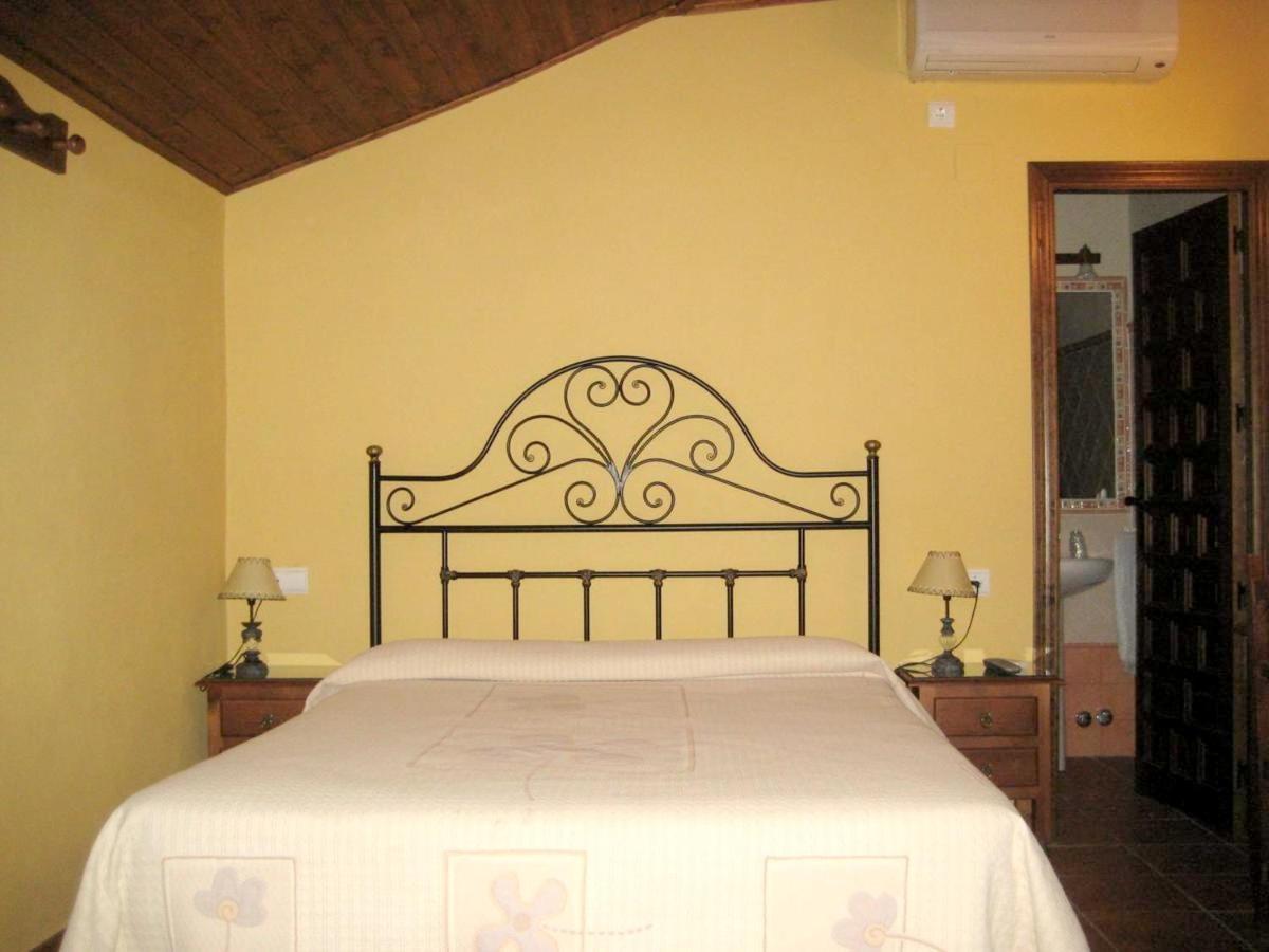 Charming House In Hornachuelos With Shared Pool Buitenkant foto