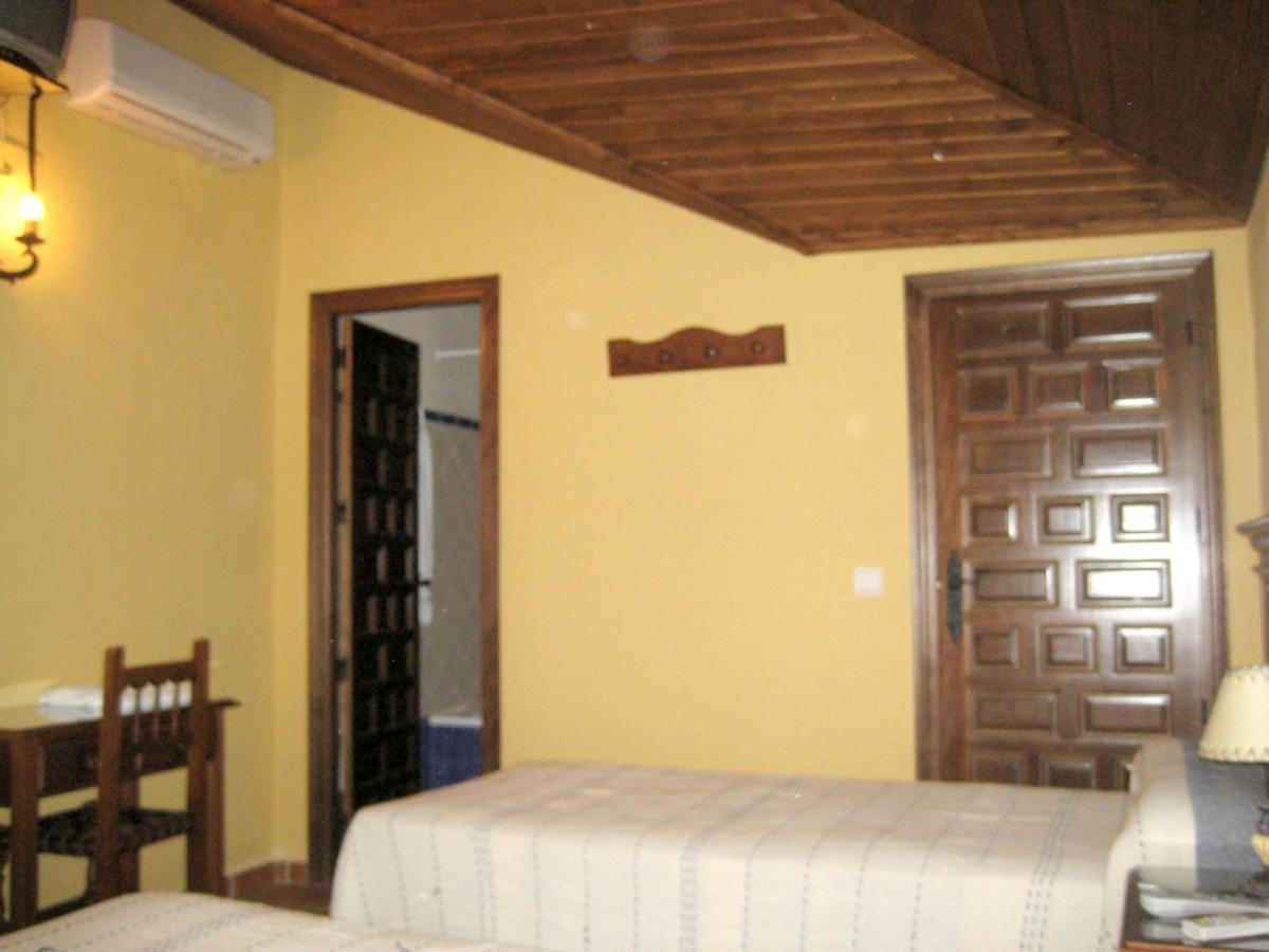 Charming House In Hornachuelos With Shared Pool Buitenkant foto